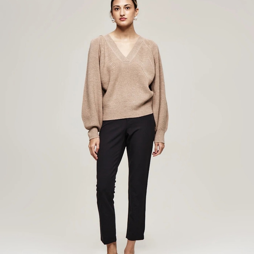 The Reset Women's “Must-Have V-Neck” Sweater in Camel, size XS